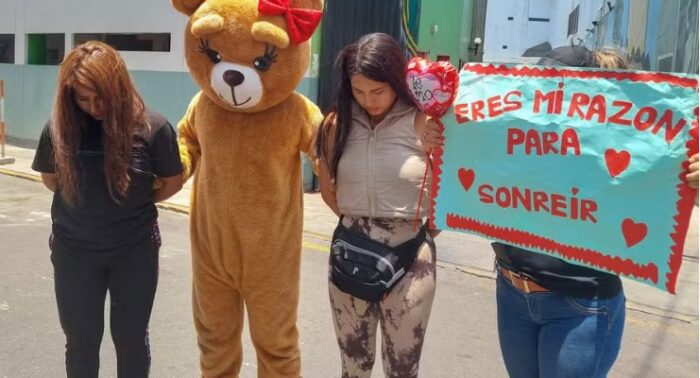 WhatsApp-Image-2024-02-16-at-07.27.32-700x378 No Dia dos Namorados no Peru, policiais vestidos de urso capturam traficantes de drogas
