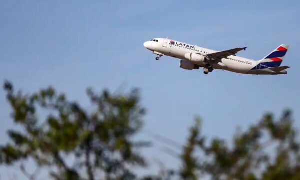 aviao Voa Brasil não vai acontecer por inadimplência do governo, dizem executivos de aéreas