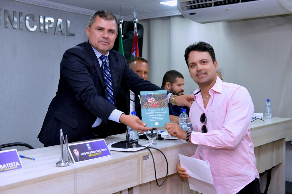image-1-1 Em sessão solene, Câmara de Monteiro entrega títulos de cidadão aos irmãos Ericson e Dra. Silse Torres, além do diretor do IFPB, Abimael Silva