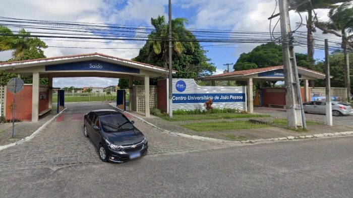 unipeentrada1-700x393 Procon Paraíba notifica Unipê e dá dez dias para instituição explicar cobrança de R$ 100 para alunos usarem estacionamento