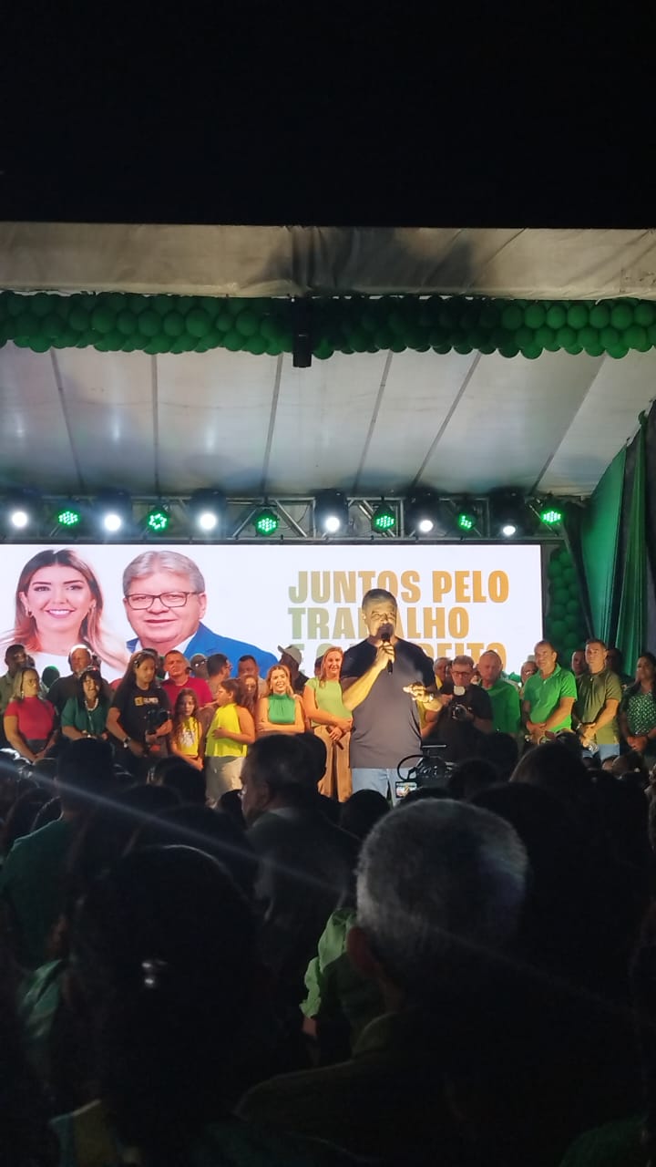 IMG-20240321-WA1372 Secretária de Saúde, Ana Paula, é anunciada como pré-candidata à prefeitura de Monteiro em evento com lideranças políticas