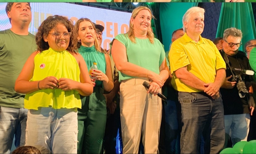 IMG_20240322_004402 Secretária de Saúde, Ana Paula, é anunciada como pré-candidata à prefeitura de Monteiro em evento com lideranças políticas