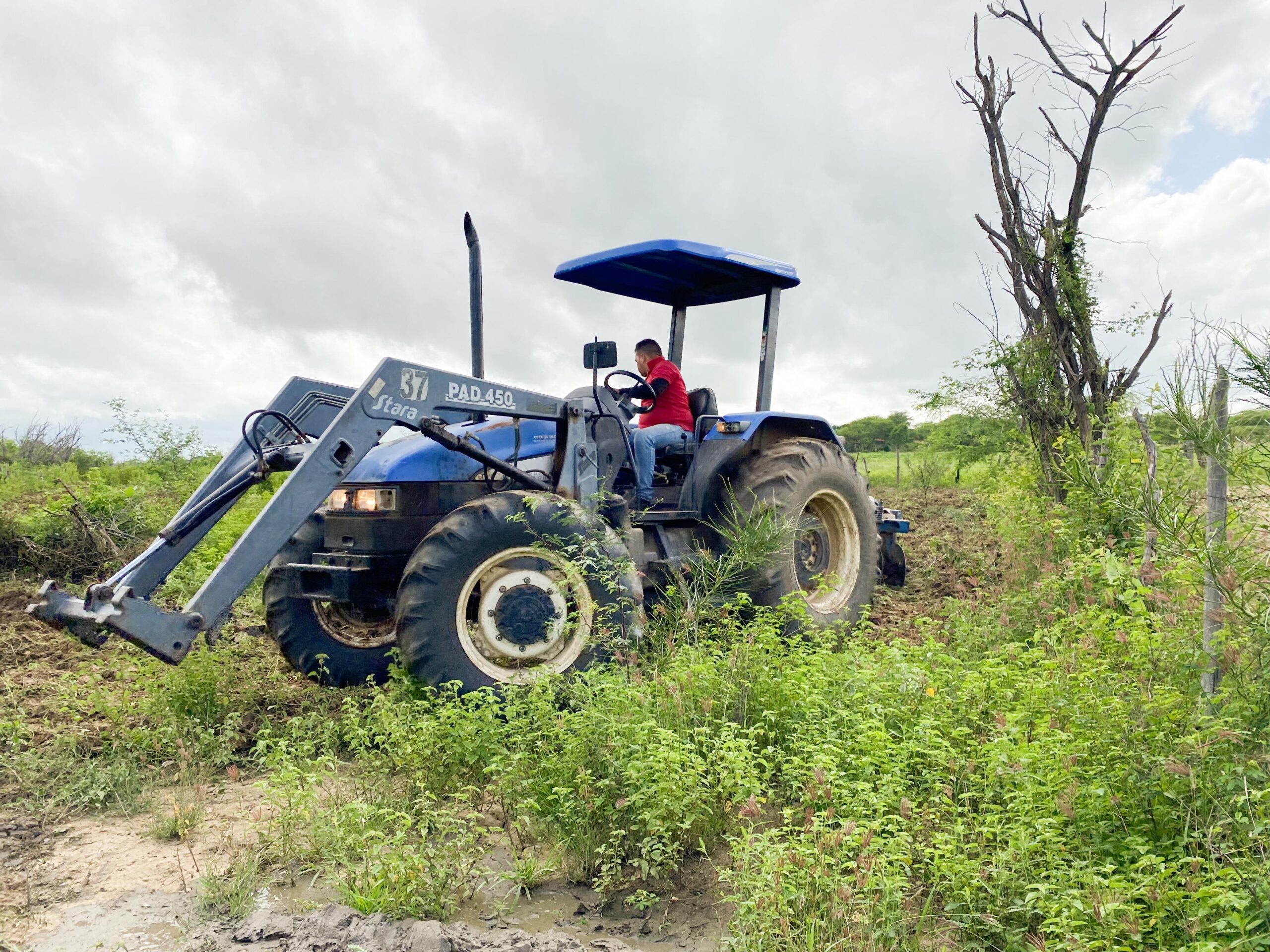 aracao-de-terra-3-scaled Prefeita Lorena acompanha pessoalmente ações de aração de terra em toda a zona rural de Monteiro