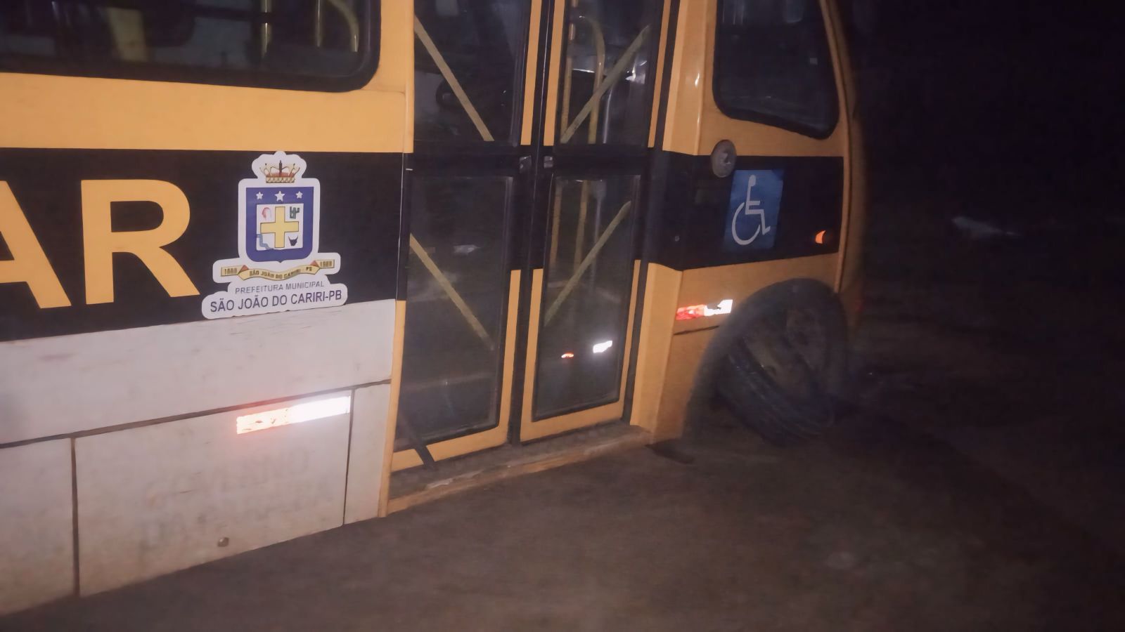 IMG-20240405-WA0931 Descaso:Prefeitura de São João do Cariri Sob Críticas Após Incidente Grave com Ônibus Escolar