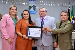 IMG-20240418-WA0682 Câmara de Monteiro concede título de cidadã monteirense à funcionária pública municipal Kaline Torres em sessão prestigiada