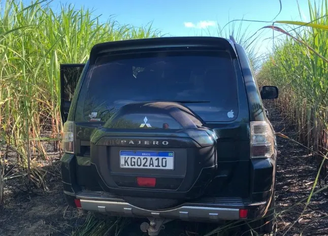 Pajero-2 NA PARAÍBA: Homens são achados mortos e amarrados dentro de carro em canavial