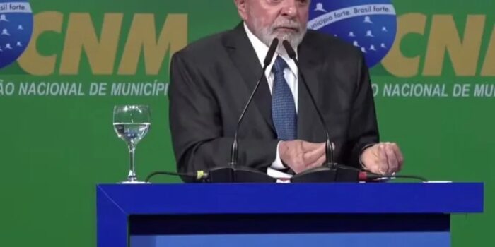 WhatsApp-Image-2024-05-22-at-05.51.55-700x350 Lula diz a prefeitos que governo vai renegociar dívidas de municípios e pede que eleições não causem perda da civilidade