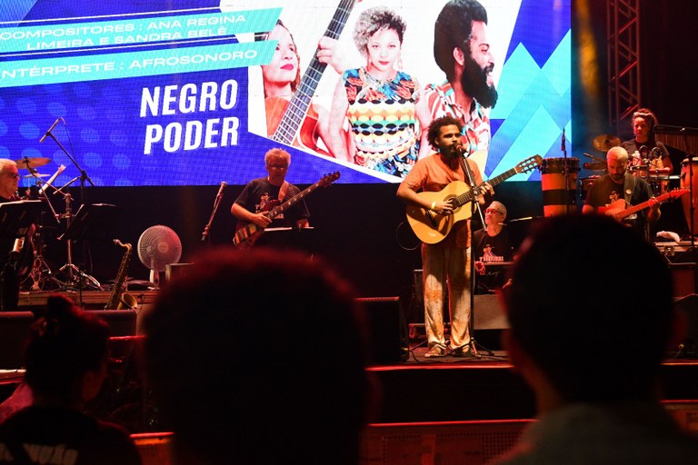 FESTIVAL-SUME Em Sumé: primeiro dia de eliminatórias do 7º Festival de Música da Paraíba seleciona sete finalistas e apresenta show de Luciene Melo