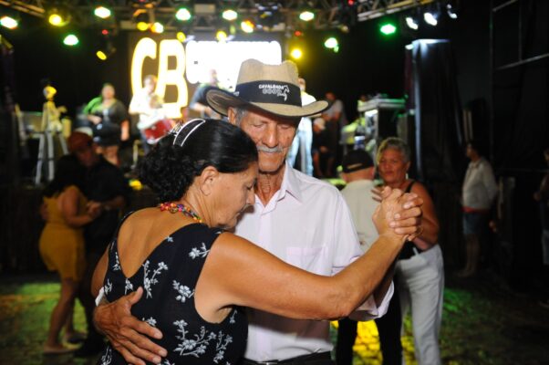 Sao-Joao-Dia-02-1-602x400 São João de Monteiro tem segundo dia de atrações e prefeita Anna Lorena comemora o sucesso