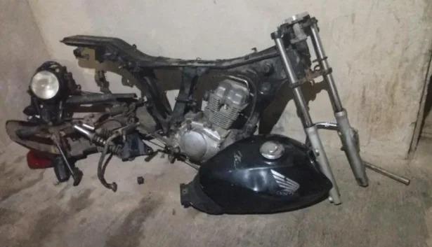 WhatsApp-Image-2024-07-03-at-08.42.14 Moto tomada por assalto em cidade do Cariri é encontrada totalmente depenada em um matagal