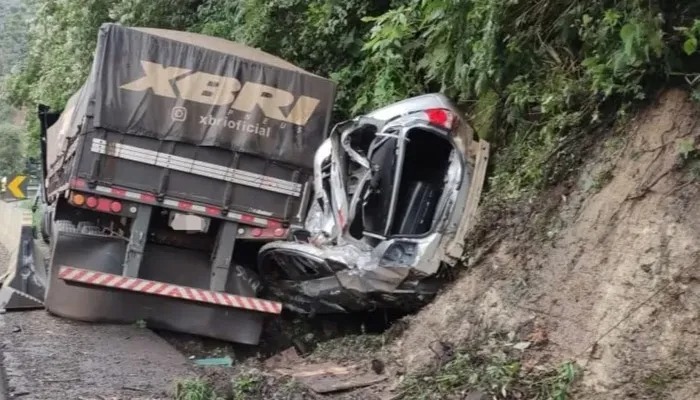 WhatsApp-Image-2024-07-31-at-06.52.55 Bebê-conforto salva vida de criança em batida com caminhão