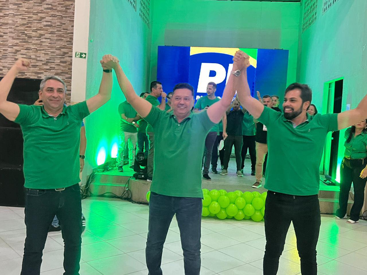 eden-3 m evento bastante prestigiado, Heleno Junior e Carlinhos são anunciados como pré-candidatos a prefeito e vice pelo grupo de Éden