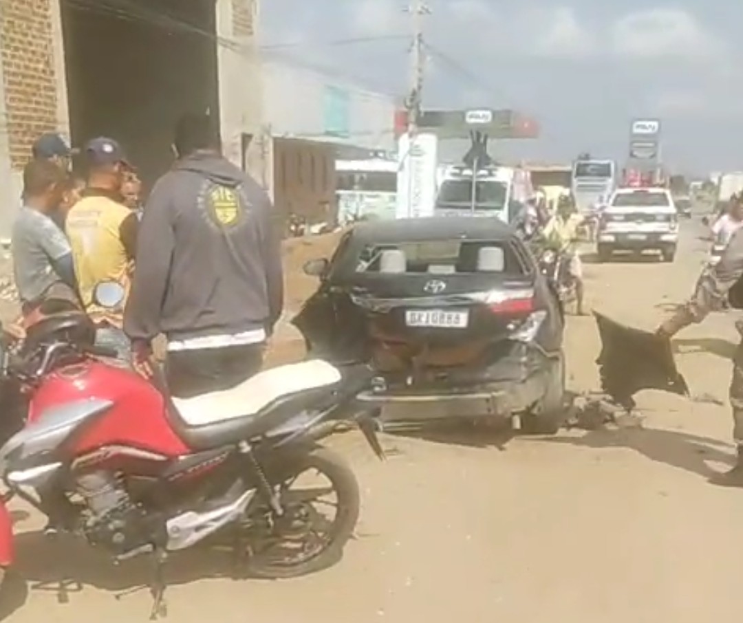 Screenshot_20240822_085559_WhatsApp2 Colisão entre carros deixa uma pessoa ferida em Monteiro