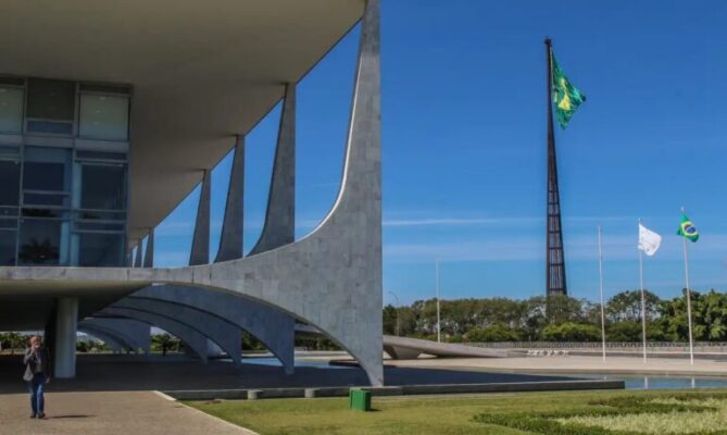 palacio-do-planalto-FOTO-antonio-cruz-agencia-brasil-768x459-1-669x400 Governo Federal começa a implantar programa para pessoas em situação de rua