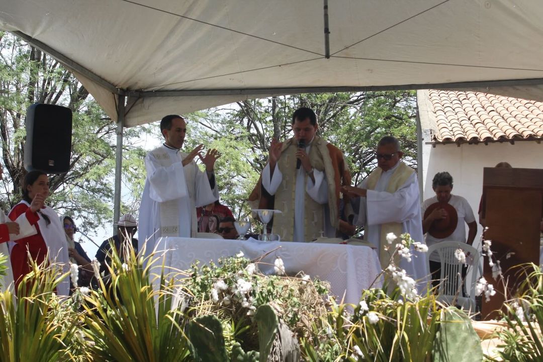 SaveClip.App_458735500_18331404514183023_6255016138924718191_n Vaqueiros Celebram Tradicional Missa na Festa de Nossa Senhora das Dores em Monteiro 