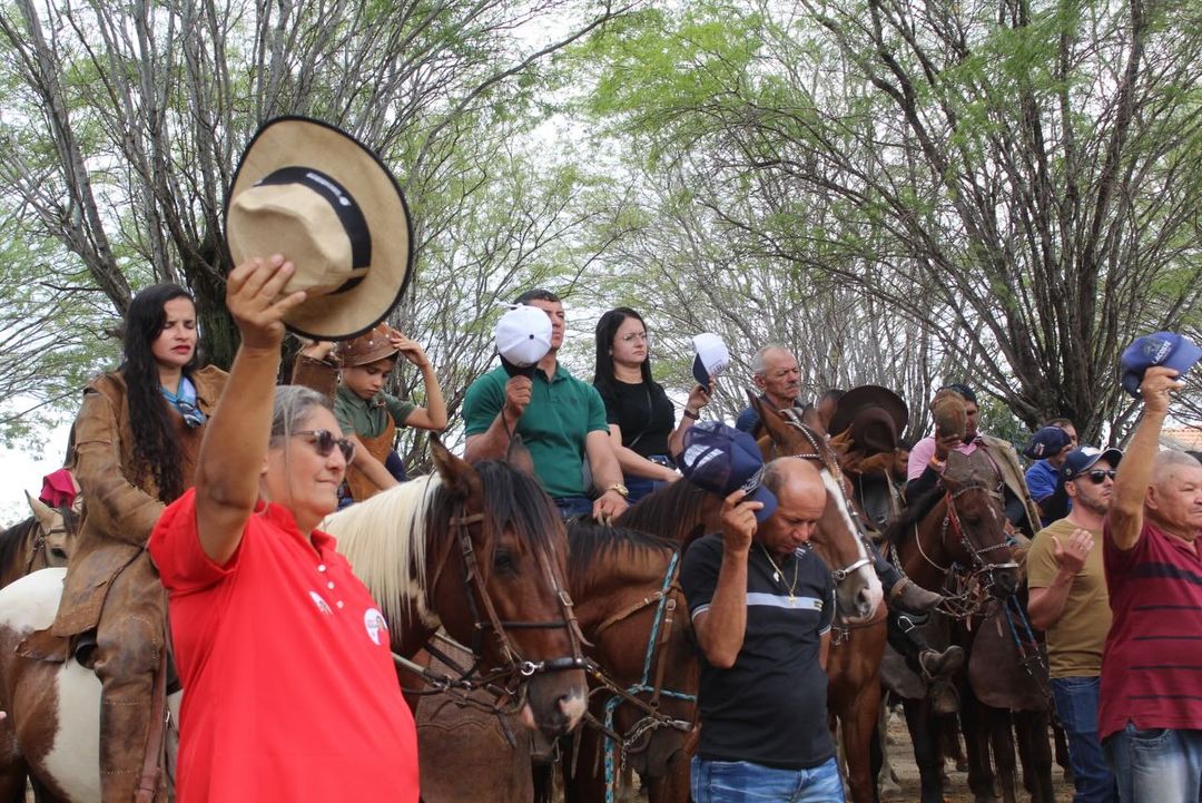 SaveClip.App_458776289_18331404475183023_2552227219468000031_n Vaqueiros Celebram Tradicional Missa na Festa de Nossa Senhora das Dores em Monteiro 