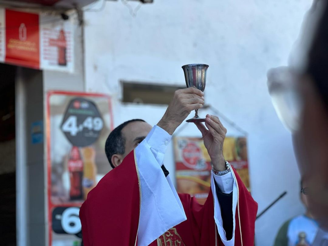 SaveClip.App_459499097_18332153101183023_3524235645649257923_n Paróquia Nossa Senhora das Dores celebra Santa Missa na feira livre de Monteiro