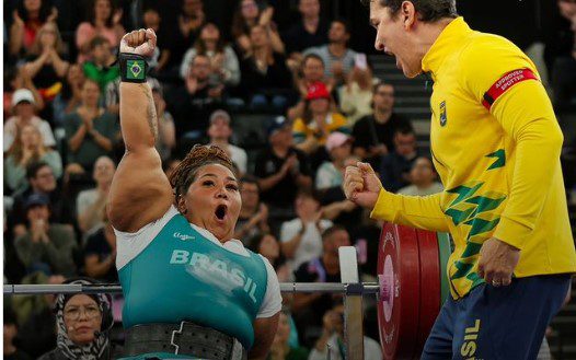 medalhista Tayana Medeiros conquista o ouro com direito a recorde paralímpico