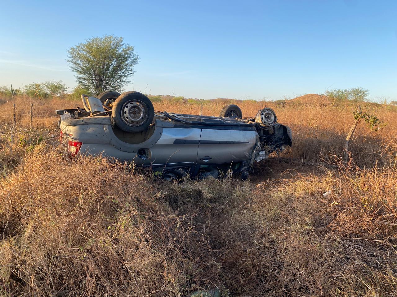 IMG-20241012-WA0023 Homem fica ferido após capotamento na PB-264 em Monteiro