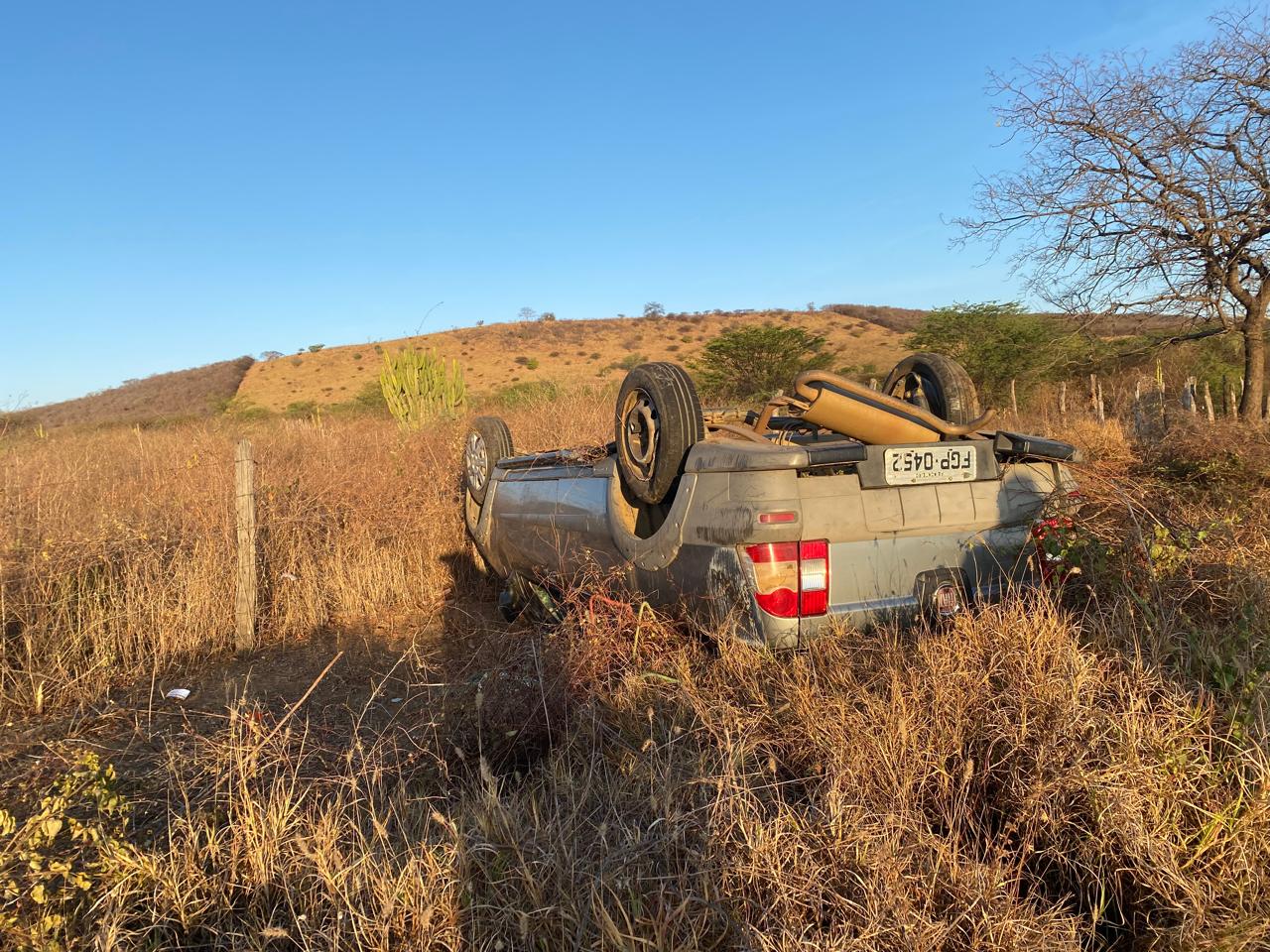 IMG-20241012-WA0024 Homem fica ferido após capotamento na PB-264 em Monteiro