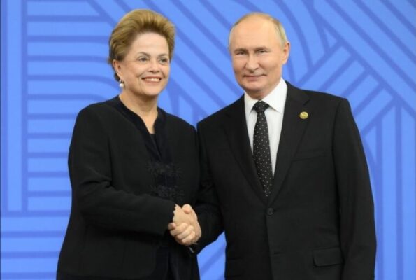 WhatsApp-Image-2024-10-24-at-13.51.45-768x516-1-595x400 Governo de Vladimir Putin sugere que Dilma Rousseff continue na presidência do banco dos Brics