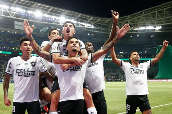 botafogo-5-1024x682-1-601x400 Botafogo vence Palmeiras e se aproxima do título no Brasileirão; melhores momentos