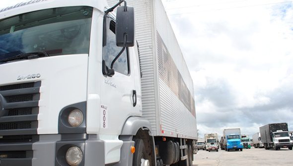 Foto_TTRANSPORTE_CARGAS_BR_101_OK Setor de Serviços na Paraíba cresce 8,4% em outubro e mantém alta pelo quinto mês seguido