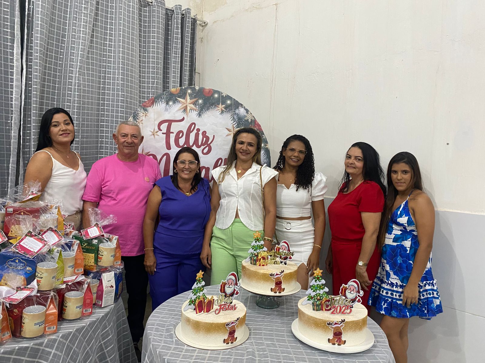 IMG-20241220-WA0456 Secretaria de Assistência Social realiza confraternização de Fim de Ano com funcionários em Monteiro