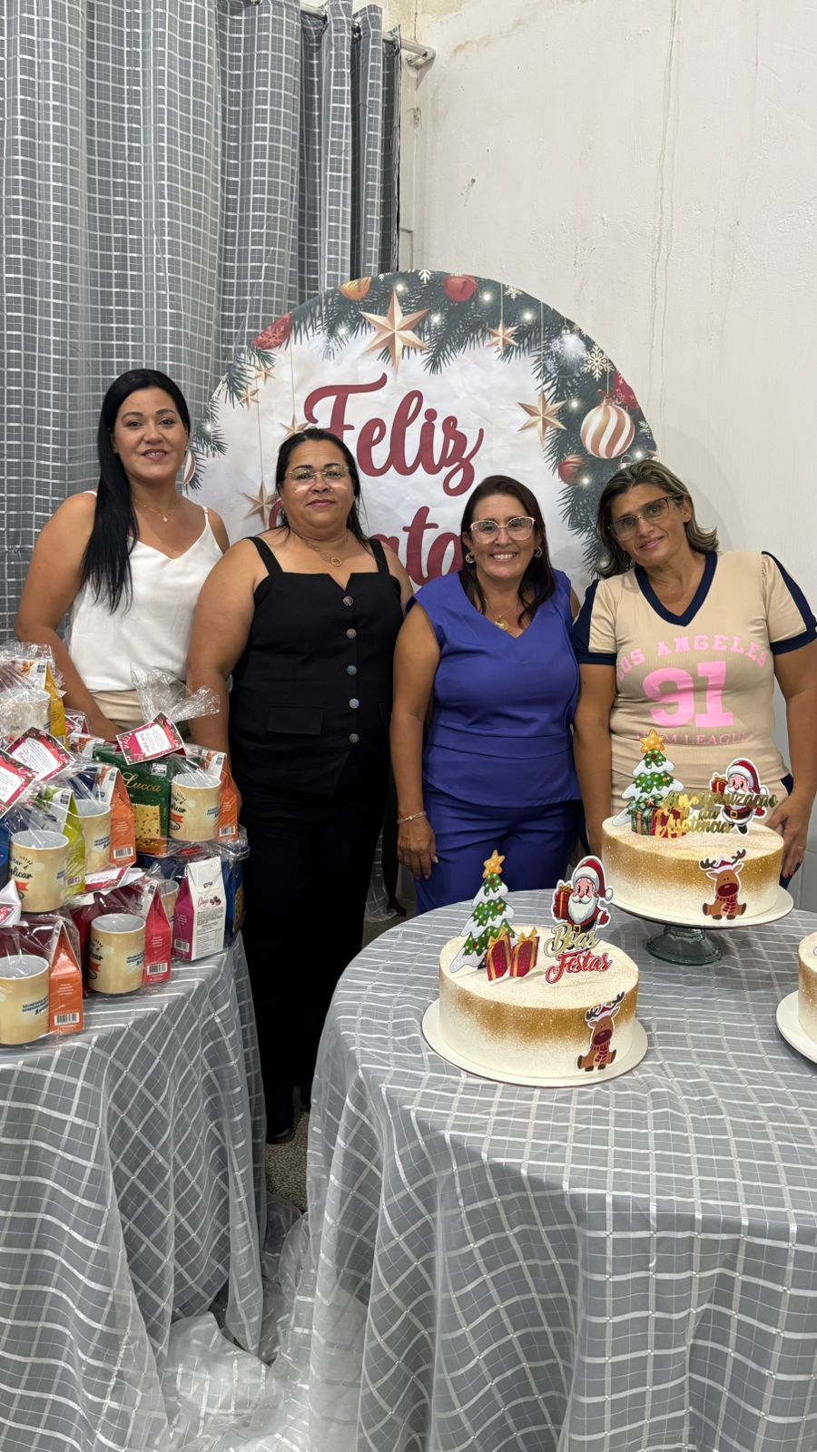 IMG-20241220-WA0459 Secretaria de Assistência Social realiza confraternização de Fim de Ano com funcionários em Monteiro