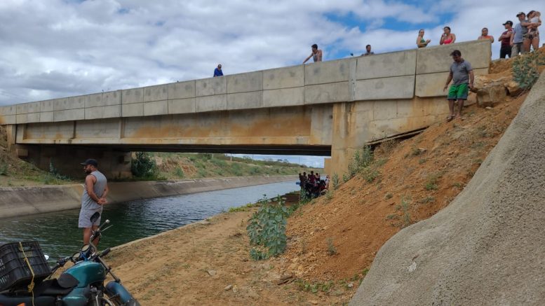 Imagem-do-WhatsApp-de-2023-09-08-as-13.12.56-777x437-1 Jovem de 17 anos morre por afogamento no Canal do Moxotó, em Sertânia