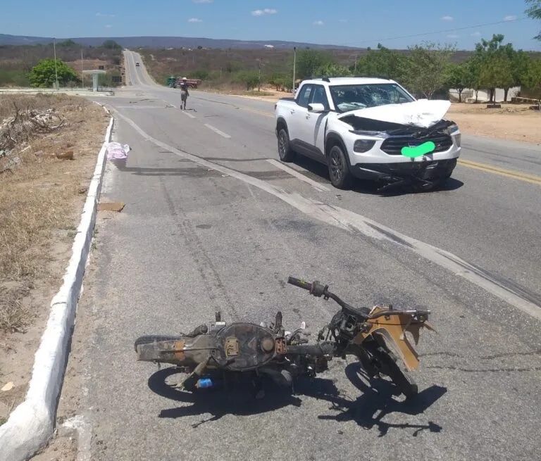 acidente-juazeirinho-pb-768x655-1 Motociclista morre após bater em carro durante ultrapassagem na BR-230 no Cariri