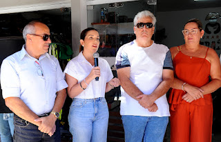 1000123144 Em sua última agenda administrativa, ex prefeita Anna Lorena entrega boxes a comerciantes do mercado público