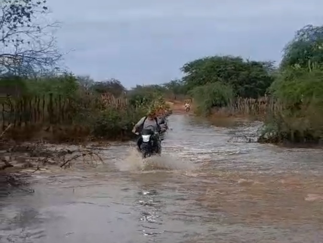 Screenshot_20250113_083127_WhatsApp2 Barragem rompe após fortes chuvas na zona rural de Monteiro