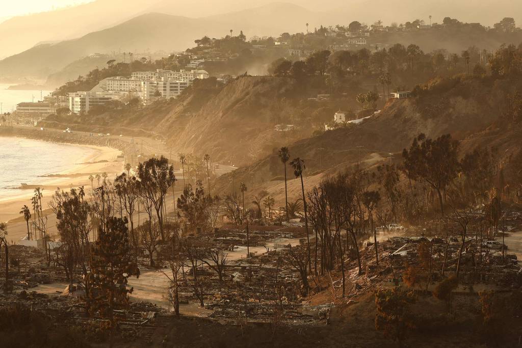 f5ef6cab3bc4da9e8fa9c9dcd9bc7348 Incêndios em Los Angeles avançam apesar de ventos mais amenos; mortos são 11