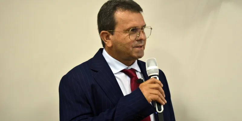 manezinho Prefeito de Sumé decreta situação de emergência e suspende contratos e nomeações de aprovados em concurso