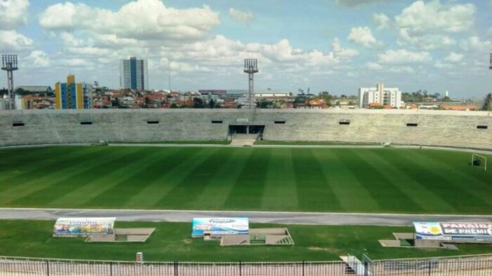 sejel-gramado-do-amigao-CG-pronto-para-jogos1-1-768x432-1-700x394 Fiasco: jogo do Flamengo passa longe dos milhões, reúne 3,6 mil pessoas e arrecada menos de R$ 300 mil na Paraíba